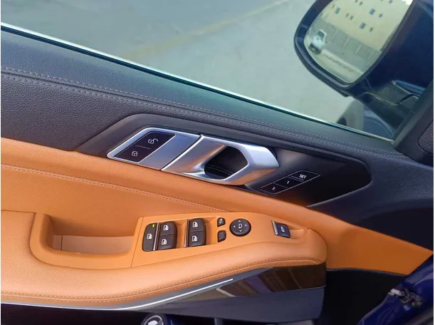 Car image 36