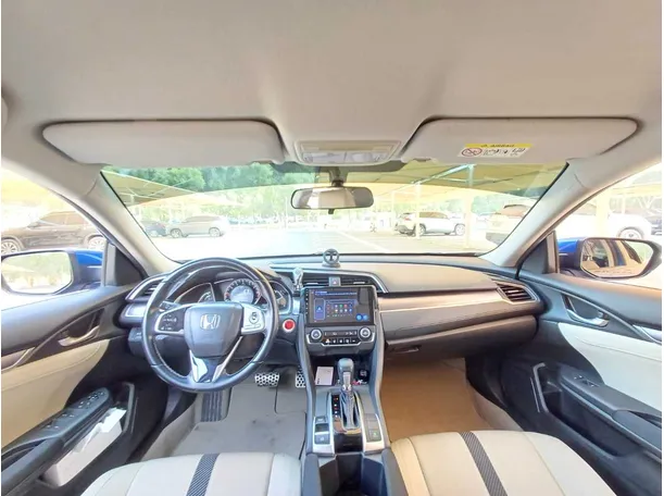 Car image 17