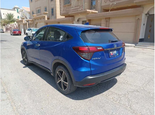 Car image 7