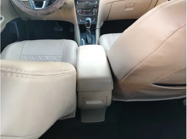 Car image 35