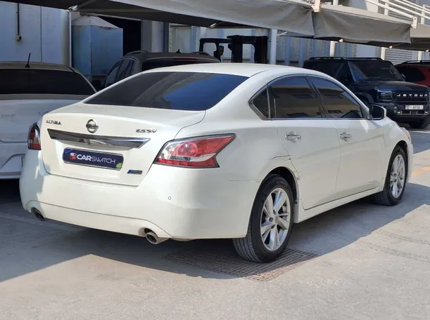 Car image 5