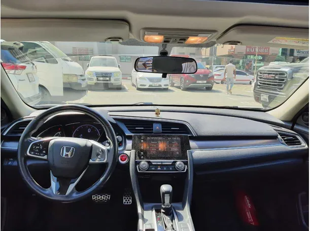 Car image 15