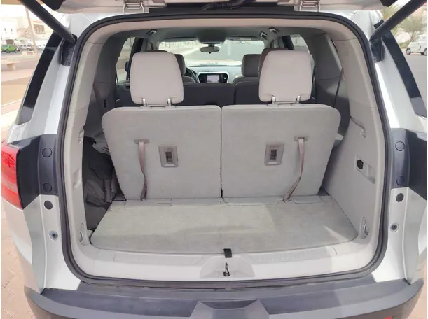 Car image 26