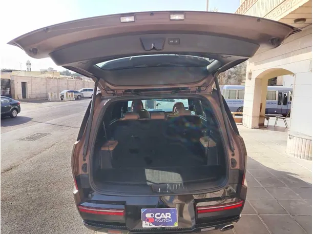 Car image 30