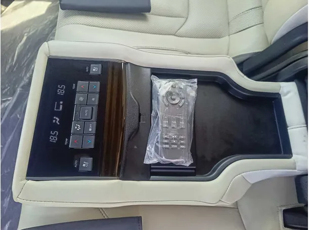 Car image 38