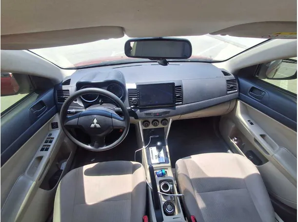 Car image 14