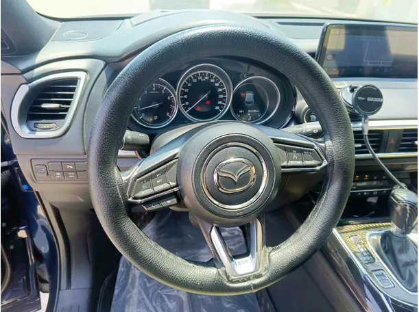 Car image 27