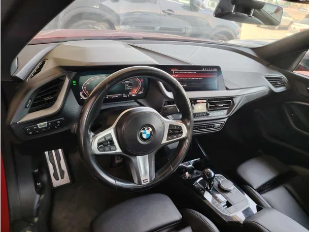 Car image 16