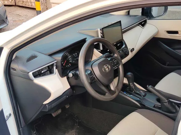 Car image 13