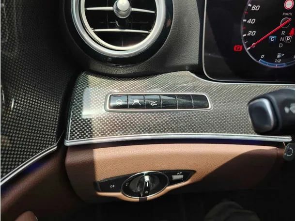 Car image 38