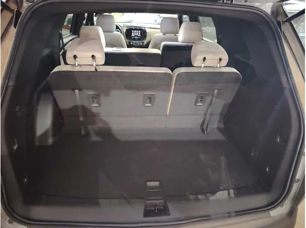 Car image 29