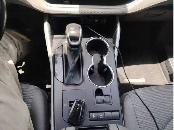 Car image 28