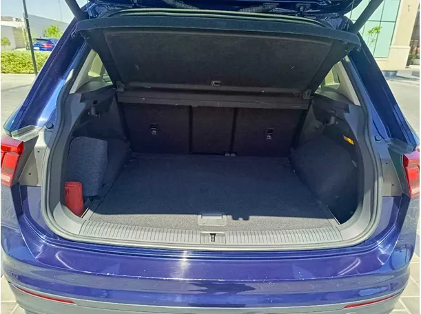 Car image 27
