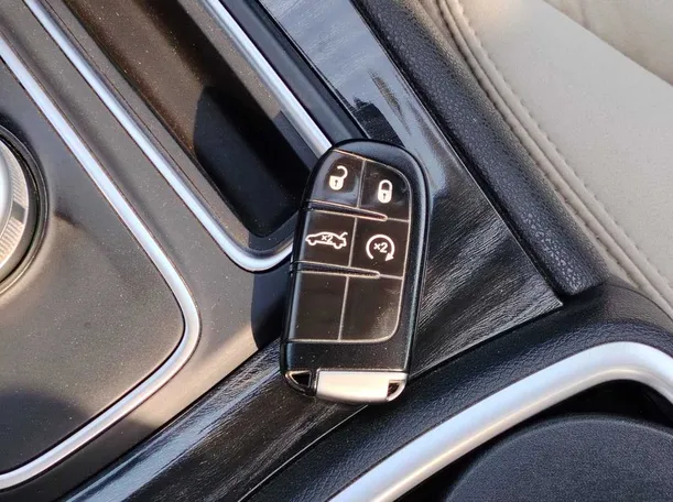 Car image 33