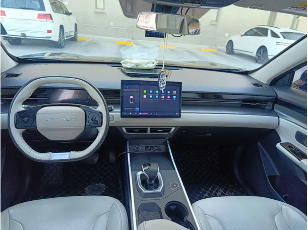 Car image 19