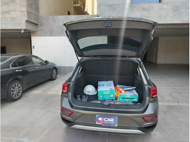 Car image 27