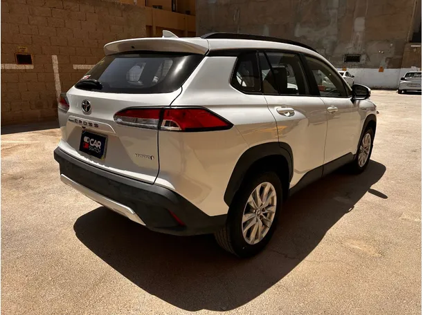Car image 5