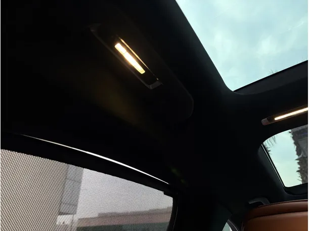 Car image 36