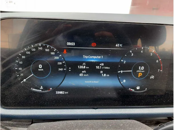 Car image 18