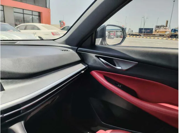 Car image 34