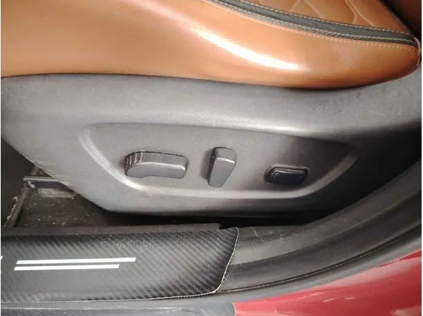 Car image 35