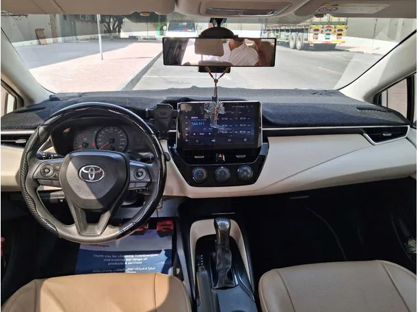 Car image 14