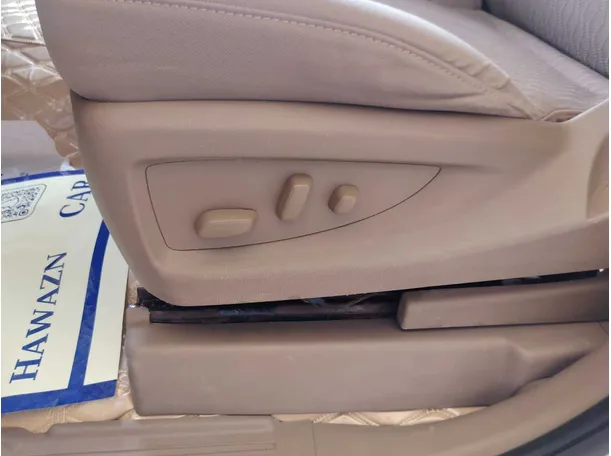 Car image 29