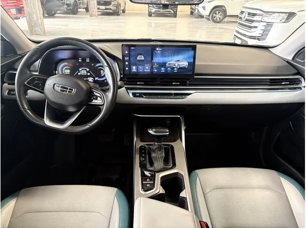 Car image 20
