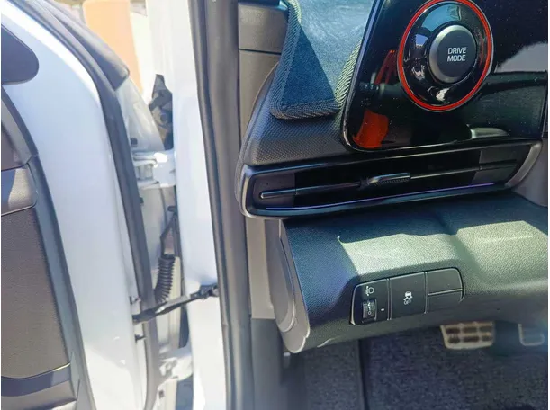 Car image 36