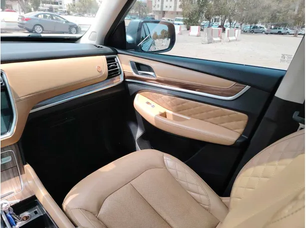 Car image 36