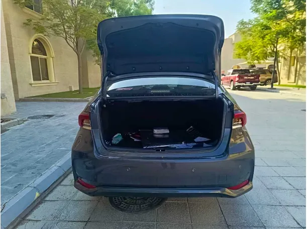 Car image 26
