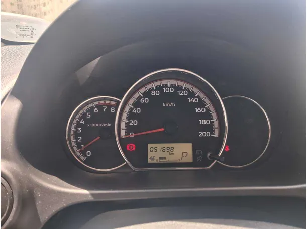 Car image 26