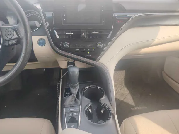 Car image 18