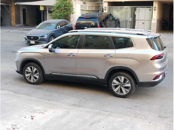 Car image 8