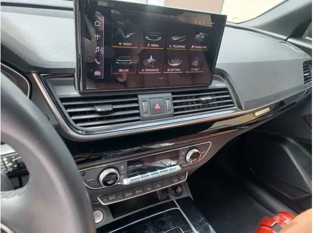 Car image 18