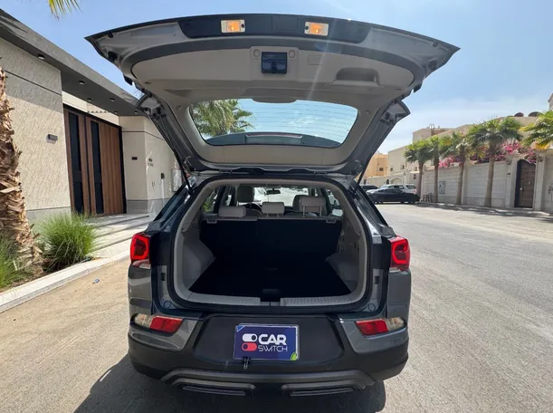 Car image 22