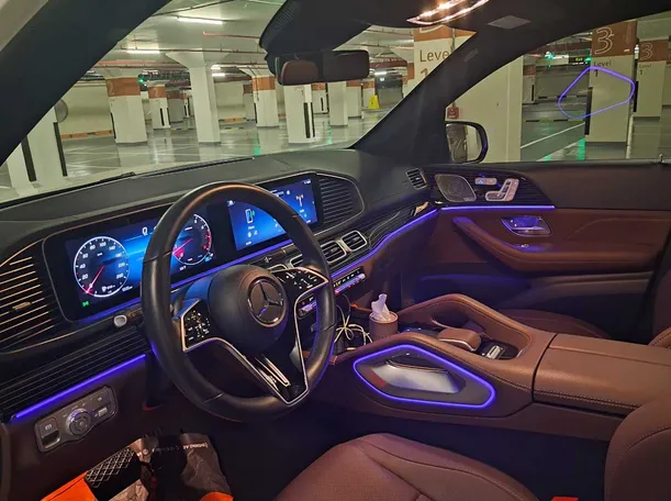 Car image 11