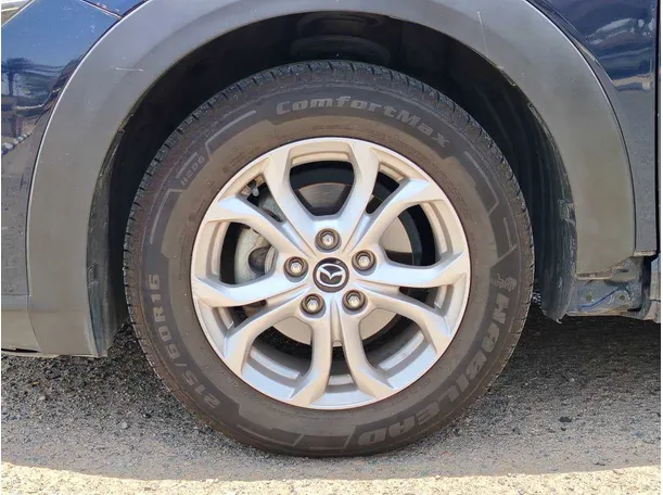 Car image 9