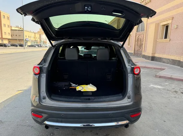 Car image 22