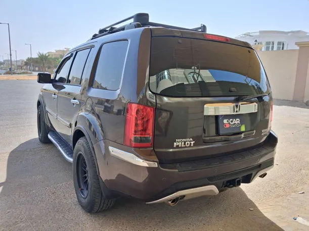 Car image 7