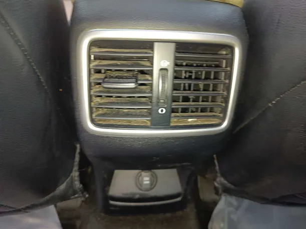 Car image 29