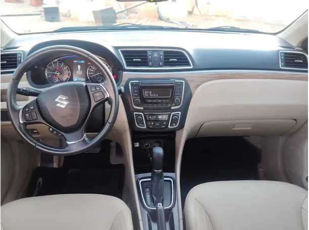 Car image 14