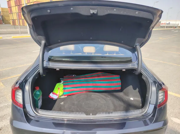 Car image 26