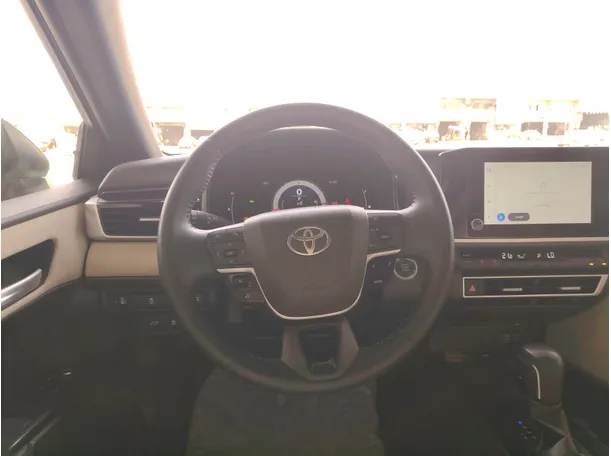 Car image 26