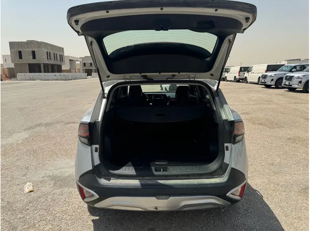 Car image 20