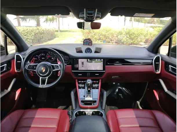Car image 19