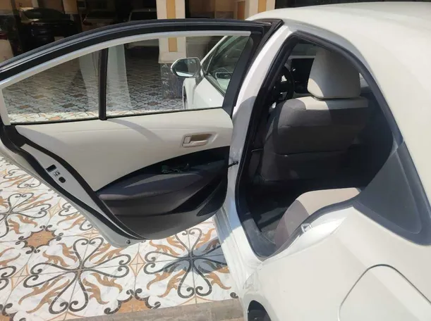 Car image 17