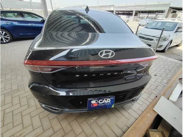 Car image 6