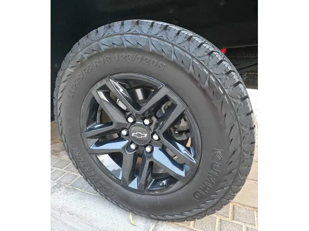 Car image 13