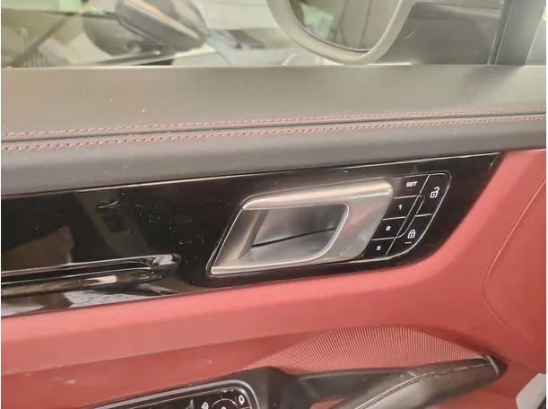 Car image 37